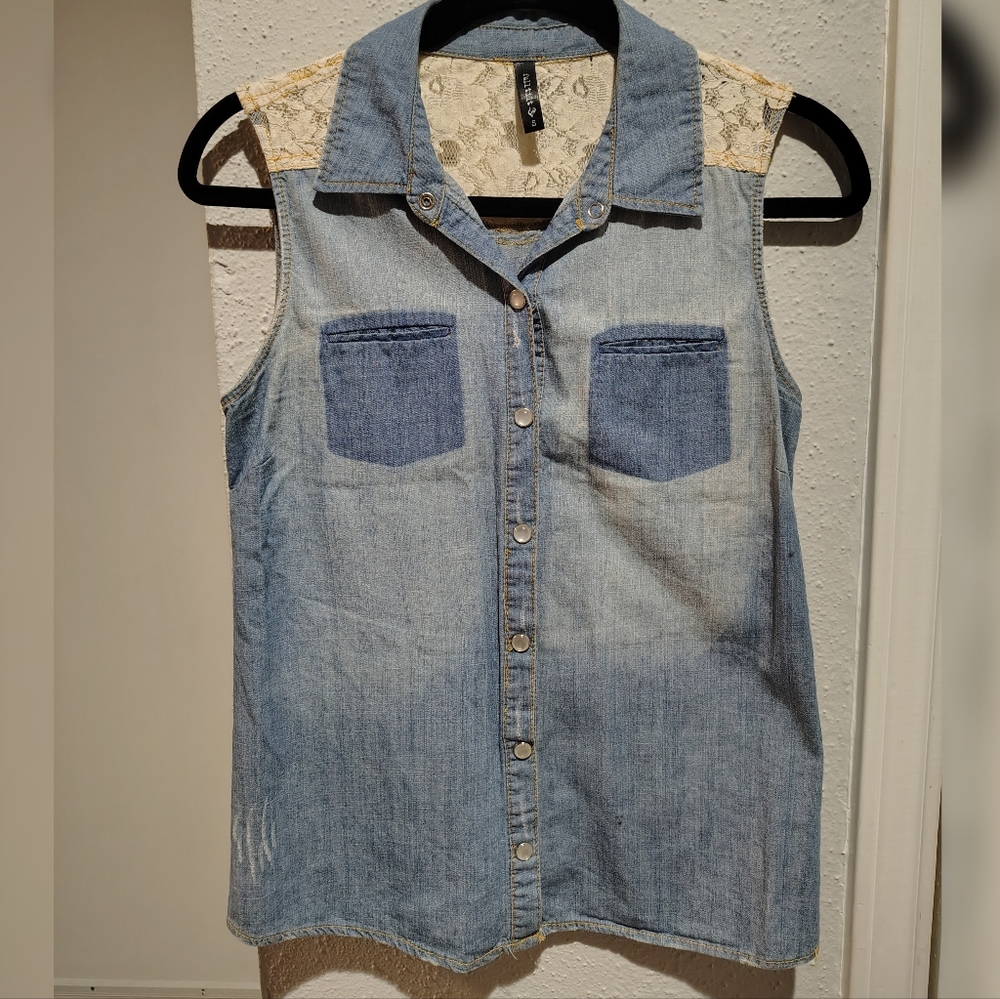 FULL TILT Sleeveless Denim Button-Down Shirt with Lace Accent